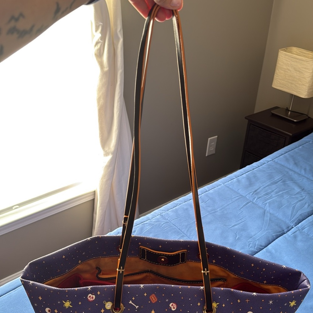 RARE Disney Dooney & Bourke Hocus Pocus Shoulder Tote Bag!! - Picture 8 of 16